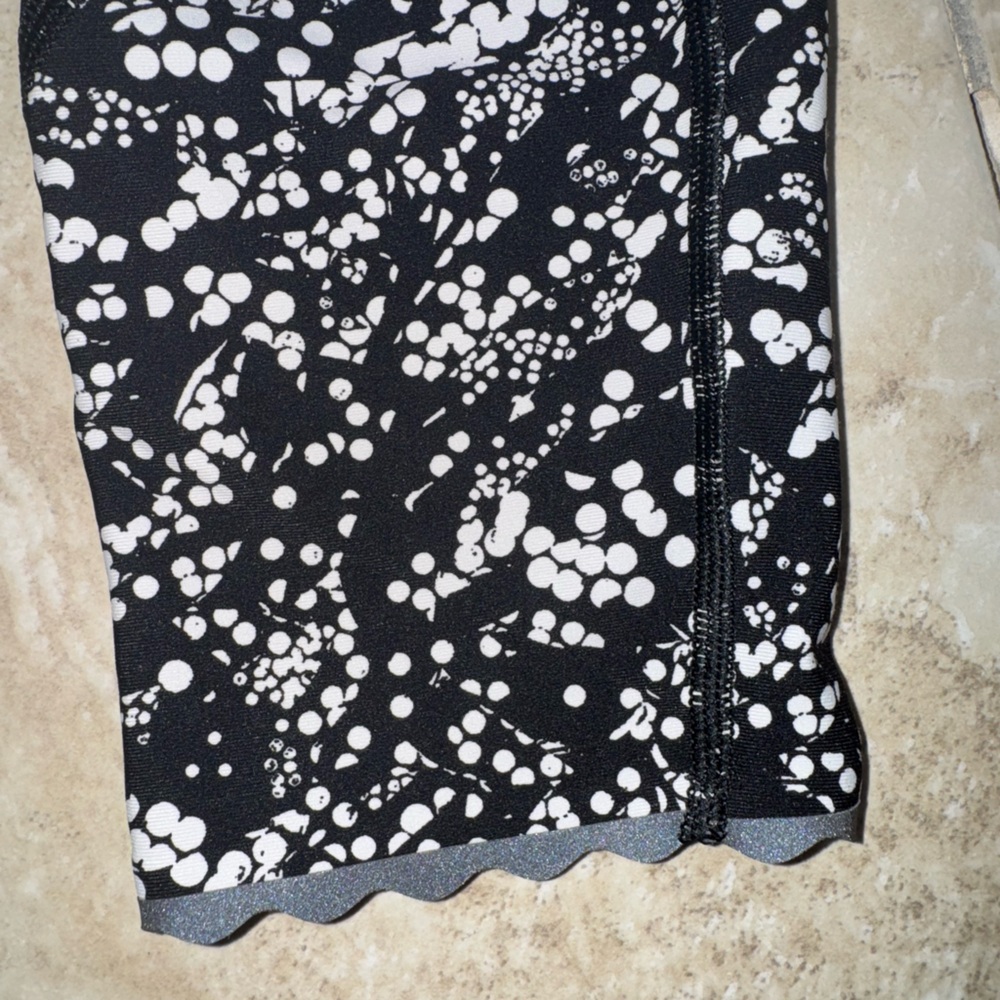 Lululemon Tight Stuff‎ Tight II Splatter White Black / Black Size 8 - Picture 10 of 12